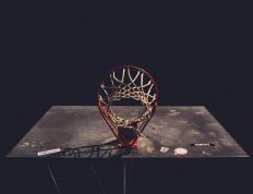 开云体育平台APP-撕裂之城的审判日，利拉德超神三分绝杀，开拓者终结雷霆时代