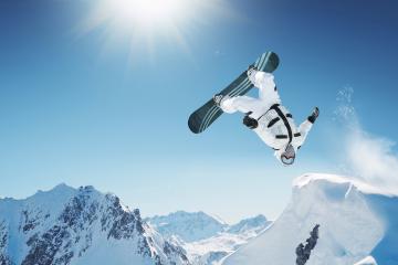 开云体育官方网站-奇迹的赛道，一次超车，一个新纪元