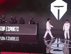 开云体育APP下载-TSM轻取HKA，Lehends团战一打五峡谷大战淘汰赛，锁定晋级资格的简单介绍