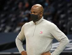 开云平台-老鹰连败止于篮网，季后赛悬念重重