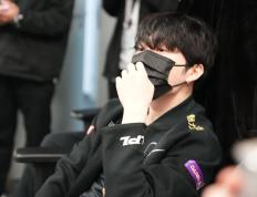 开云体育-EDG力克FNC，Oner操刀奇招英雄翻盘宿命之战淘汰赛，技惊四座