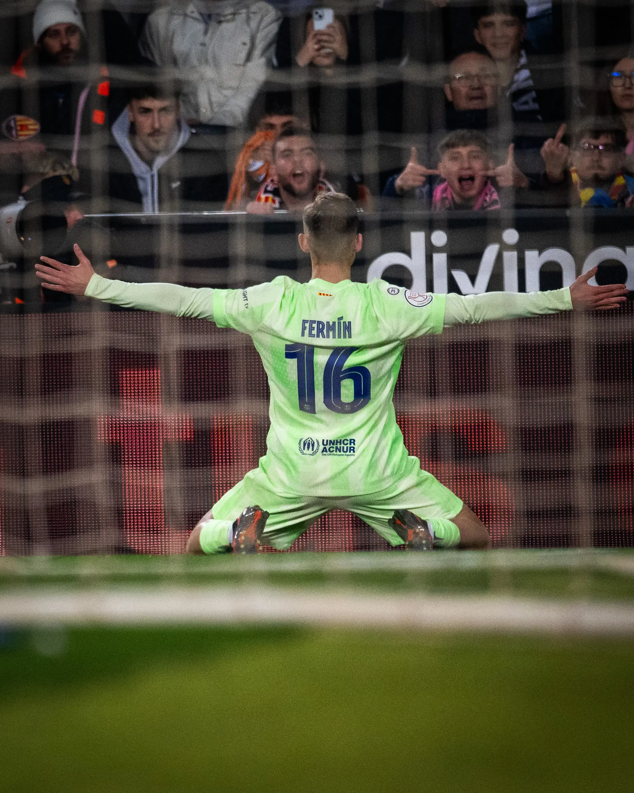 开云体育平台APP-巴伦西亚客场大胜，继续保持领先优势！