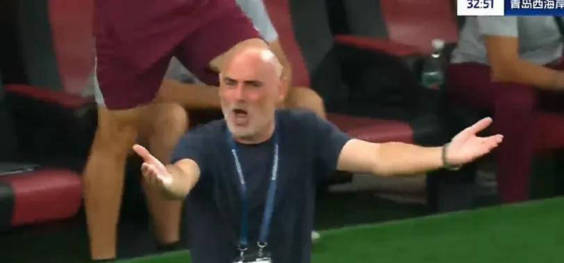 开云下载-争议判罚引发热议，中超赛场紧张不断，不容错过