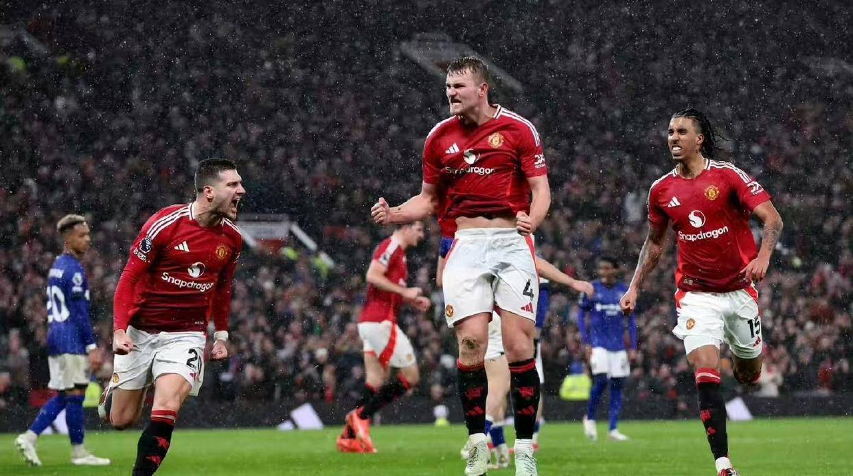 开云体育官网-曼联主场击败利物浦，欧冠出线形势进一步明朗