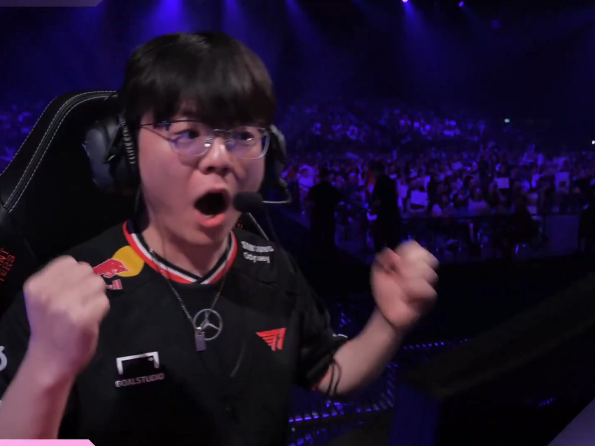 开云官网-EG险胜100T,CoreJJ开启传奇时刻宿命之战八强赛,留下经典瞬间