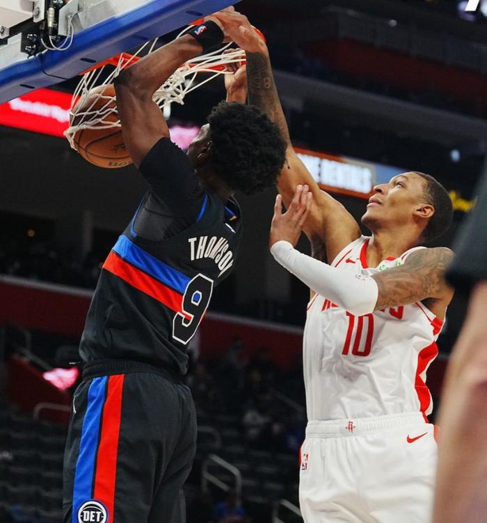 开云体育登录-猛龙战胜活塞，范弗利特连续第三场超20+的简单介绍