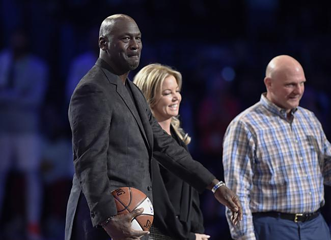 开云体育APP下载-乔丹助力黄蜂大胜骑士，开启新赛季好局