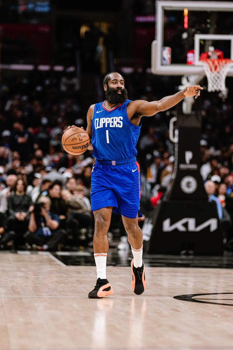 开云下载-火箭战胜公牛,哈登独得46分创新高