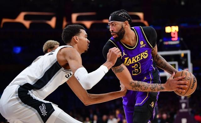 开云官网-球场上的热血对决即将打响，谁将笑到最后