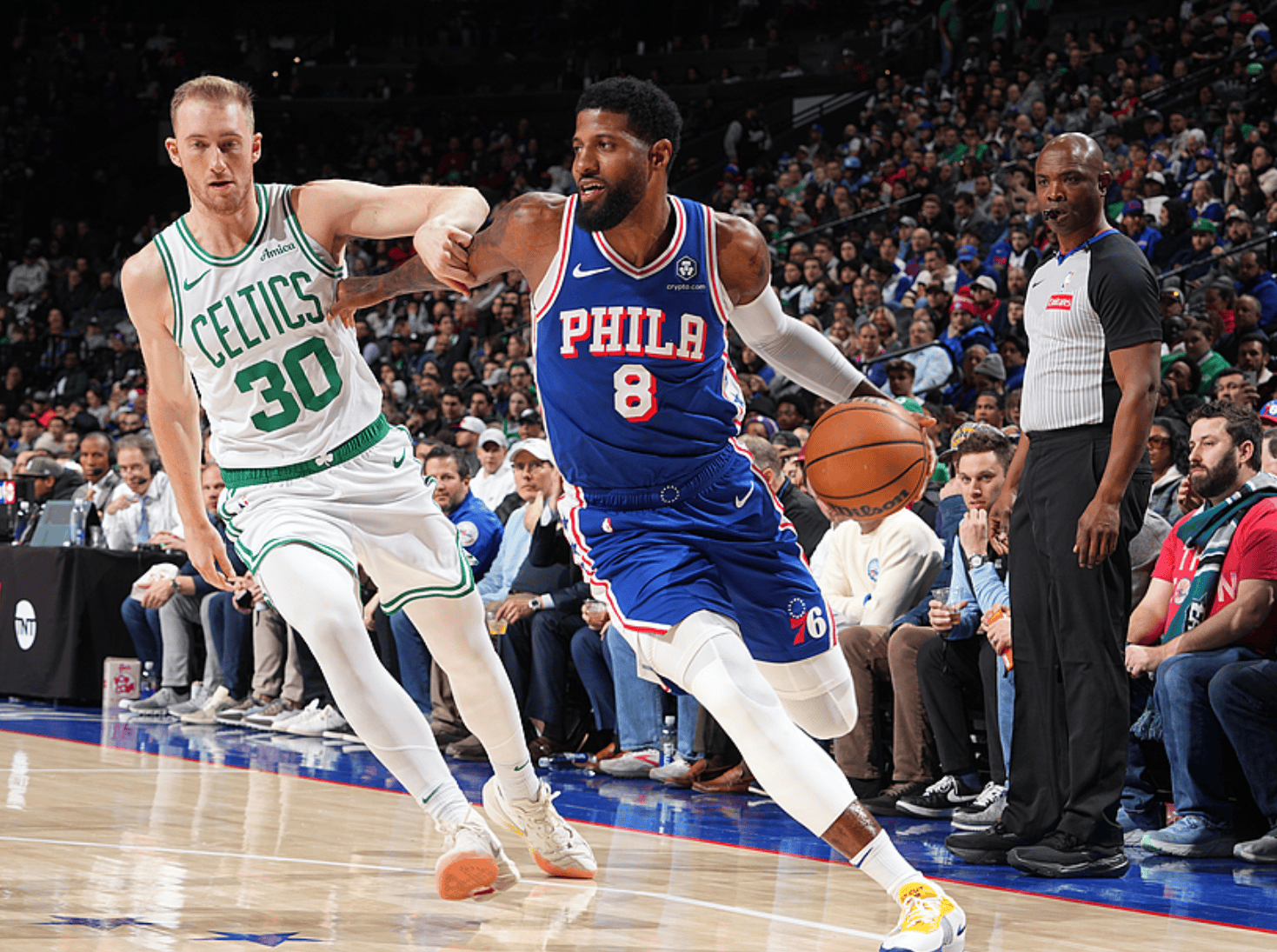 开云APP-76人逆转凯尔特人,赢得系列赛首胜