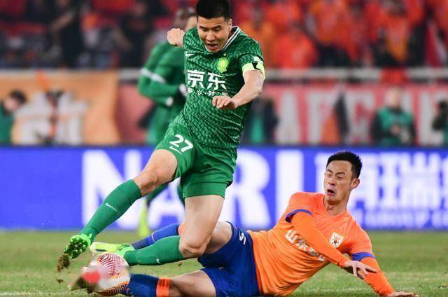 开云体育app-山东鲁能对阵深圳佳兆业，势均力敌激烈对决