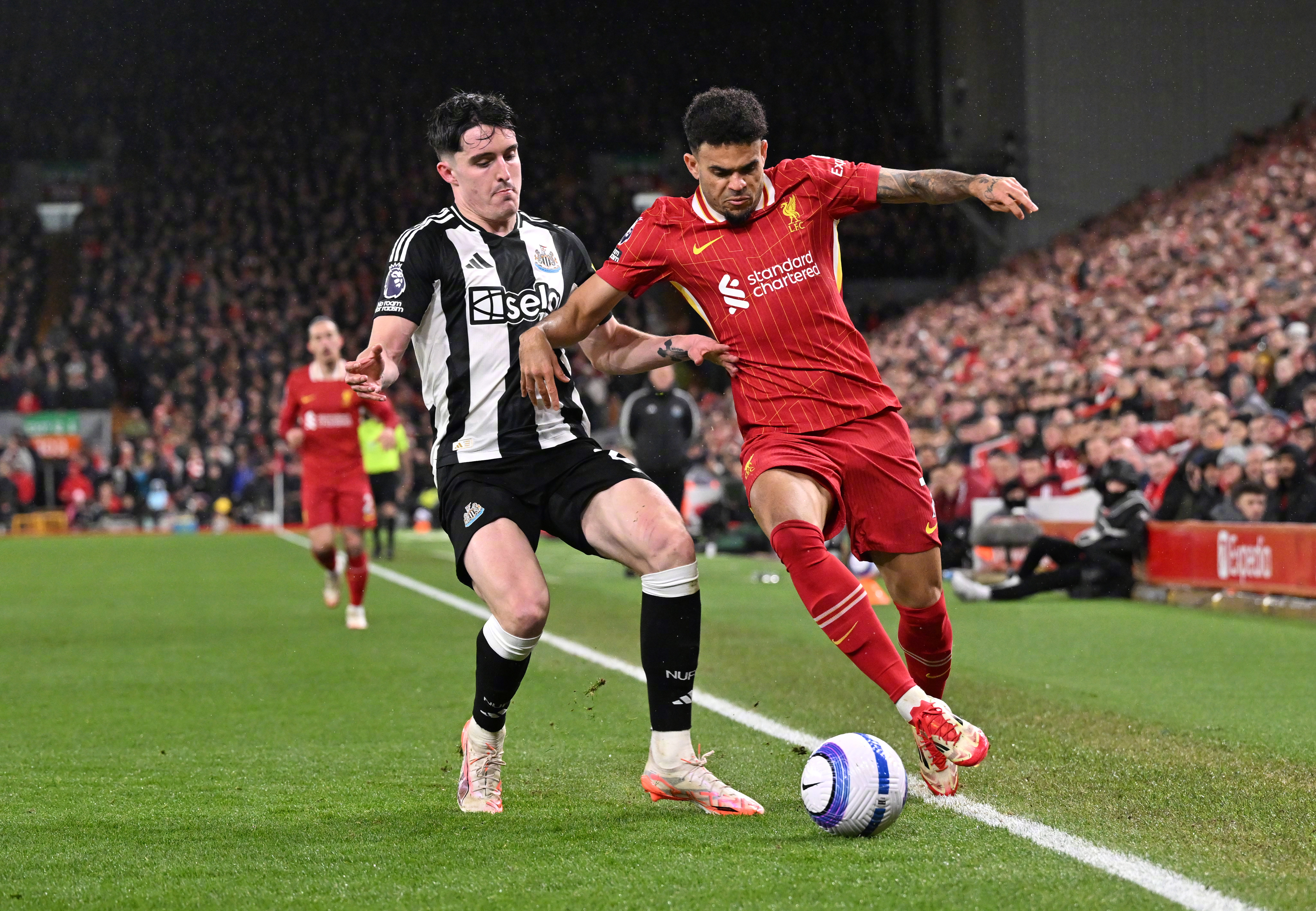 开云体育下载-利物浦客场搏杀成功，实力稳居榜首