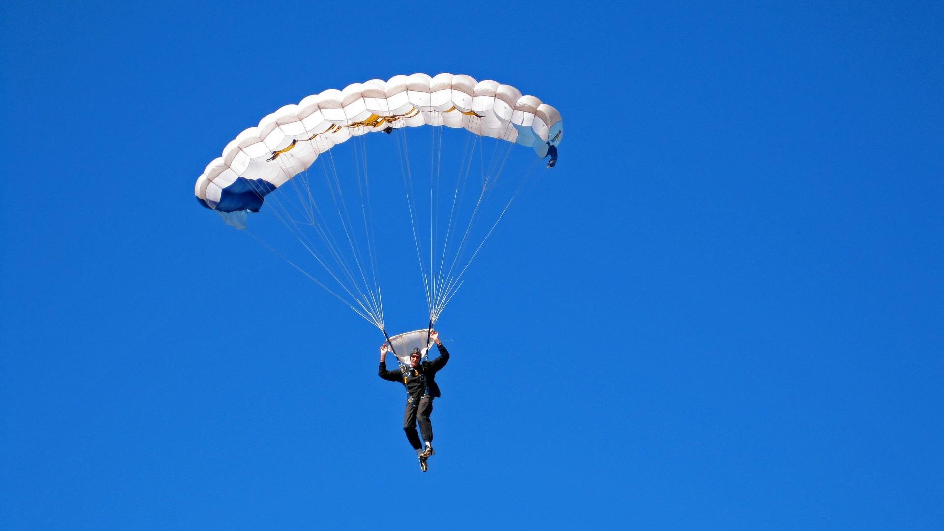 开云APP-无声惊雷，霍勒迪的暗夜裁决—欧冠决赛之夜，一个非典型英雄的诞生